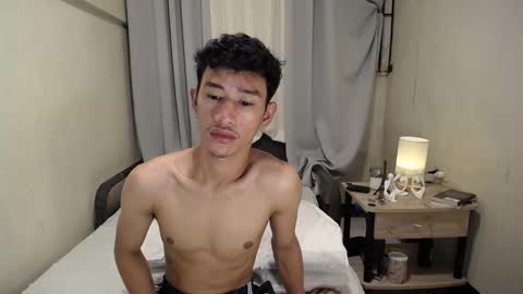 Snapshot of enzinoxx2024 chatting on October 2025 05:35:01 PM enzo online show from October 2025 05:35:01 PM