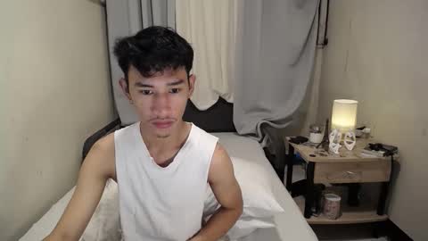 Snapshot of enzinoxx2024 chatting on November 2025 01:57:01 PM enzo online show from November 2025 01:57:01 PM