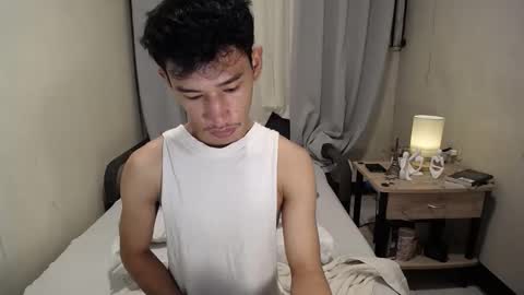 Snapshot of enzinoxx2024 chatting on November 2025 04:17:02 PM enzo online show from November 2025 04:17:02 PM