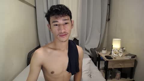 Snapshot of enzinoxx2024 chatting on November 2025 08:19:01 PM enzo online show from November 2025 08:19:01 PM