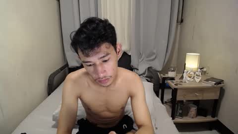 Snapshot of enzinoxx2024 chatting on November 2025 07:58:01 PM enzo online show from November 2025 07:58:01 PM