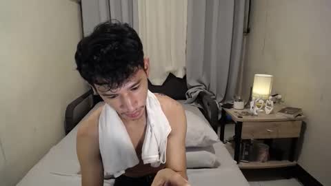 Snapshot of enzinoxx2024 chatting on November 2025 09:41:01 AM enzo online show from November 2025 09:41:01 AM