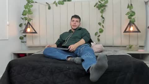 Snapshot of enzo_rivas chatting on November 2025 02:38:02 PM ENZO online show from November 2025 02:38:02 PM