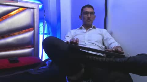 Enzo Pratt online show from February 2025 06:15:02 AM