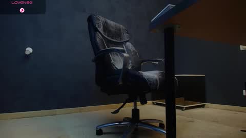 EnzoRace online show from October 2025 05:28:01 AM