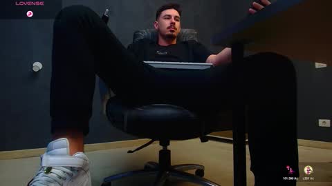 EnzoRace online show from October 2025 04:59:01 AM