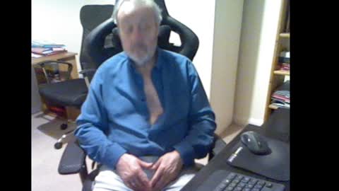 erasmus_d online show from December 2024 05:46:01 PM