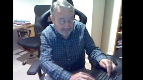 erasmus_d online show from December 2024 06:03:02 PM