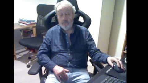 erasmus_d online show from December 2024 05:44:02 PM