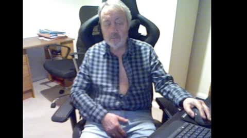 erasmus_d online show from January 2025 05:58:01 PM