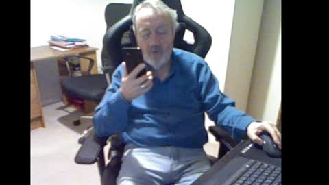 erasmus_d online show from January 2025 07:00:02 PM