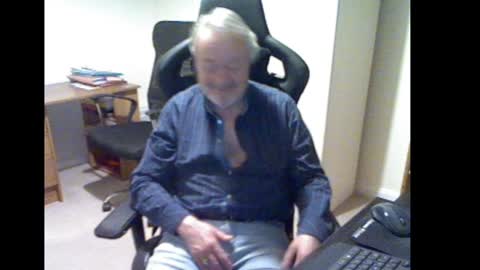 erasmus_d online show from January 2025 05:39:01 PM