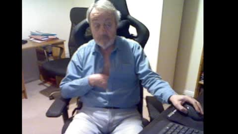 erasmus_d online show from January 2025 06:03:02 PM