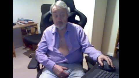 erasmus_d online show from February 2025 06:08:02 PM