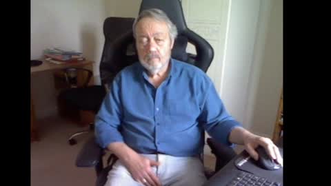 erasmus_d online show from February 2025 12:33:01 PM