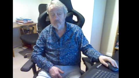 erasmus_d online show from February 2025 05:26:01 PM