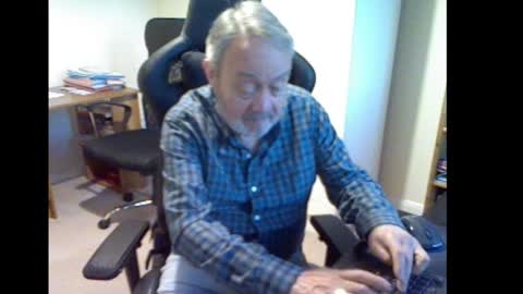 erasmus_d online show from February 2025 05:48:02 PM