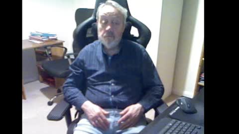 erasmus_d online show from March 2025 06:40:02 PM