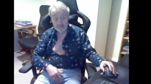 erasmus_d online show from March 2025 06:33:01 PM