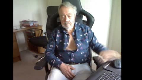 erasmus_d online show from September 2025 04:39:02 PM