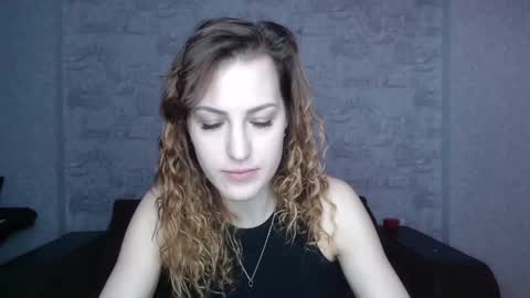 Snapshot of erdbeeren_mit_sahne chatting on February 2025 06:03:01 AM Erdbeeren mit Sahne online show from February 2025 06:03:01 AM