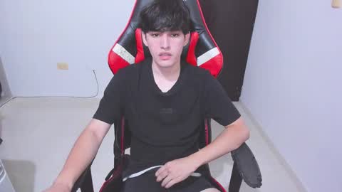 Snapshot of eren_tatakae chatting on December 2025 07:40:02 PM eren_tatakae online show from December 2025 07:40:02 PM