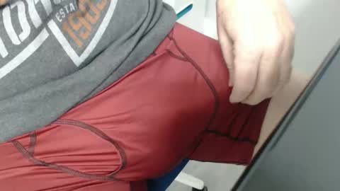 Snapshot of eric100eric100 chatting on November 2025 08:25:02 PM eric100eric100 online show from November 2025 08:25:02 PM