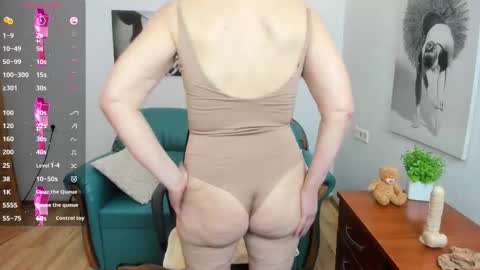 Snapshot of erica_edmonton chatting on October 2025 06:23:02 AM eRICA eDMONTON online show from October 2025 06:23:02 AM