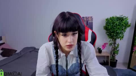 Snapshot of erica_peach chatting on October 2025 02:37:01 PM Erika online show from October 2025 02:37:01 PM