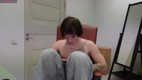Snapshot of erick_grant chatting on February 2025 01:00:01 AM ERICK GRANT online show from February 2025 01:00:01 AM