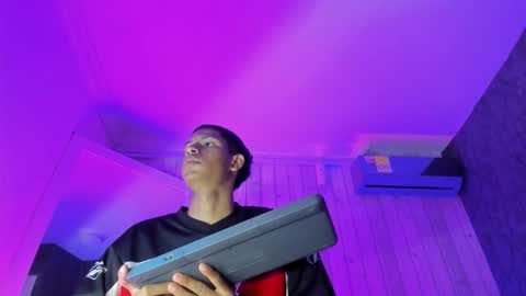 Snapshot of erick_wal chatting on October 2025 11:15:01 PM online show from October 2025 11:15:01 PM