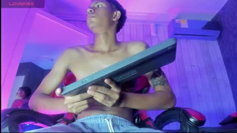 Snapshot of erick_wal chatting on October 2025 04:35:02 AM online show from October 2025 04:35:02 AM