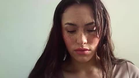 Erika online show from November 2025 06:09:02 PM