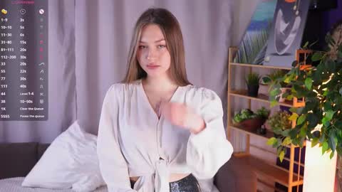 Snapshot of erleneash chatting on October 2025 05:12:02 PM Mia online show from October 2025 05:12:02 PM