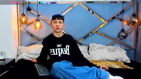 erofox_77 online show from November 2025 04:45:02 AM