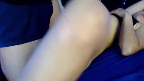 Snapshot of erosandvenus_ chatting on November 2025 09:38:02 PM eros y venus online show from November 2025 09:38:02 PM