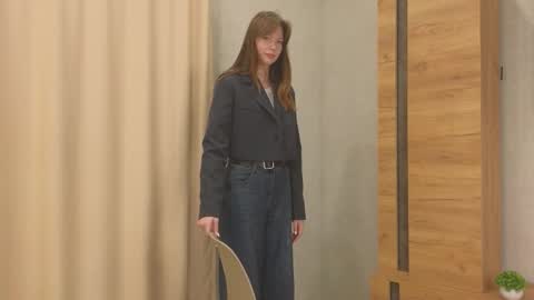 Snapshot of erosyne chatting on October 2025 03:45:02 PM Lily online show from October 2025 03:45:02 PM