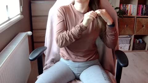 Melissa   online show from December 2024 09:33:02 AM