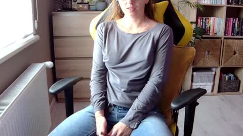 Melissa   online show from December 2024 09:40:02 AM
