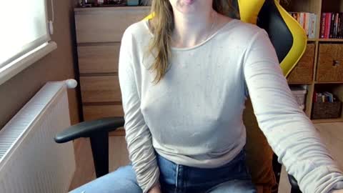 Melissa   online show from December 2024 04:17:01 PM