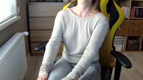 Melissa   online show from February 2025 06:51:01 PM