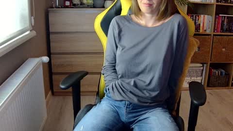 Melissa   online show from February 2025 05:56:02 PM