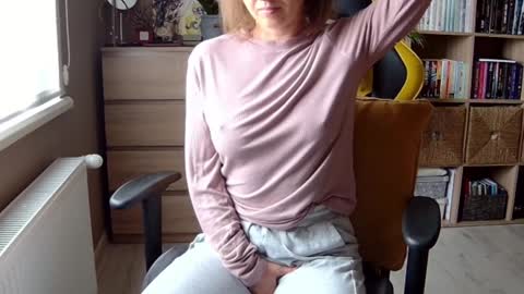 Melissa   online show from February 2025 09:43:01 AM
