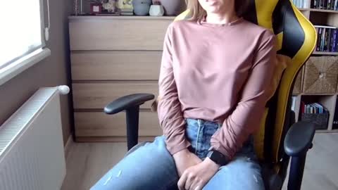 Melissa   online show from February 2025 08:52:02 AM