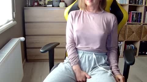 Melissa   online show from February 2025 02:13:02 PM