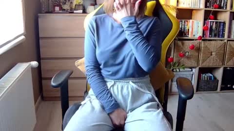 Melissa   online show from February 2025 02:44:02 PM