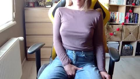 Melissa   online show from February 2025 02:15:02 PM