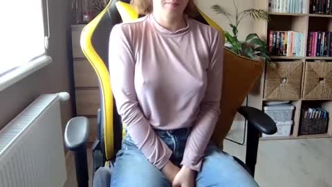 Melissa   online show from February 2025 12:20:01 PM