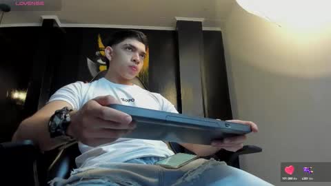 Snapshot of eryonbradley chatting on September 2025 11:12:01 AM Eryon online show from September 2025 11:12:01 AM