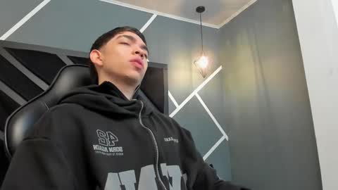 Snapshot of eryonbradley chatting on October 2025 11:18:02 AM Eryon online show from October 2025 11:18:02 AM